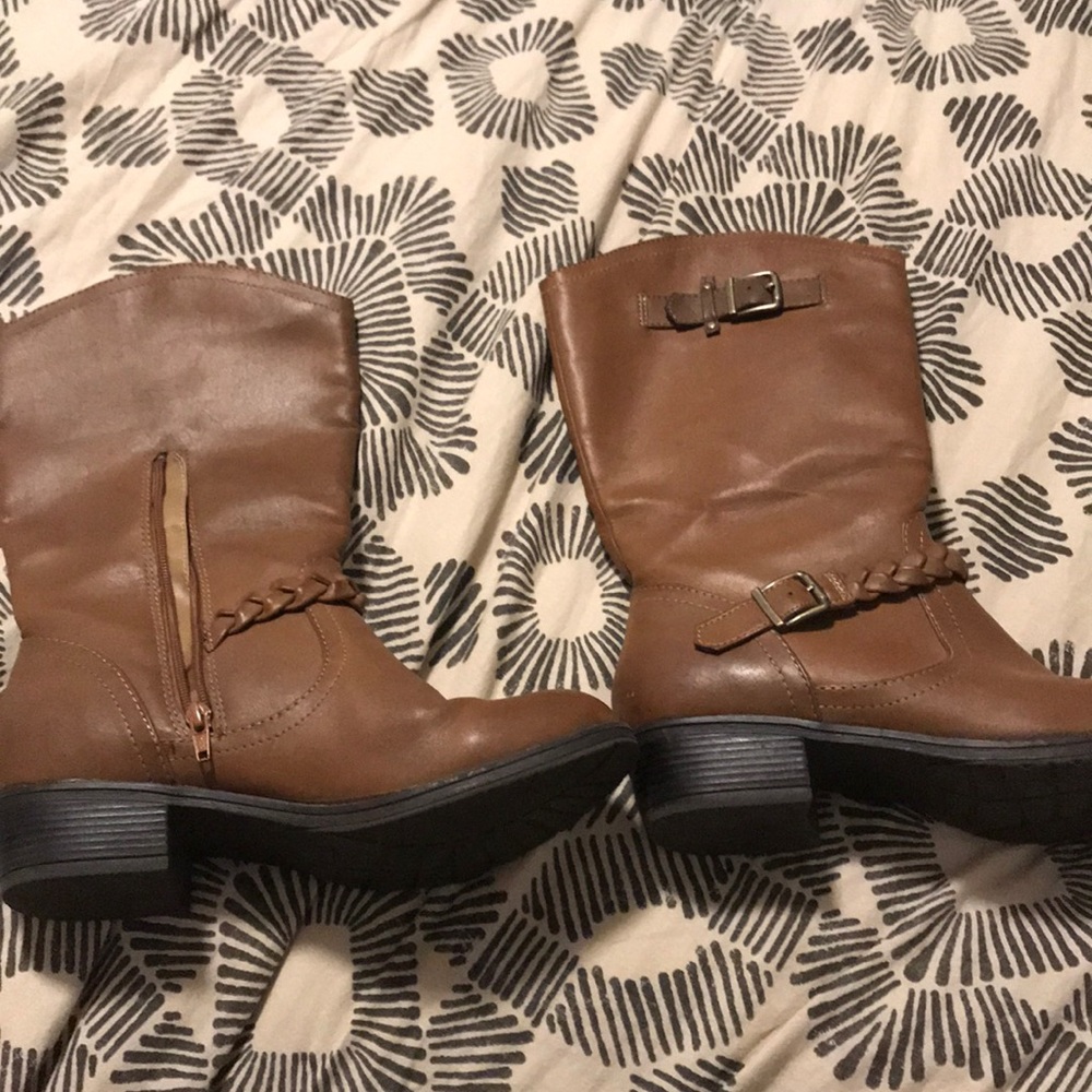 Maurice’s Brown Boots